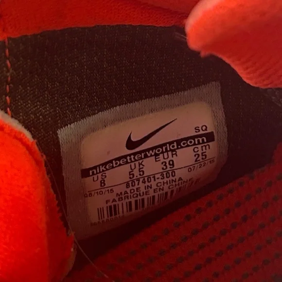 Nike Women's Wedges in Olive and Black *reflective* - Picture 6 of 6